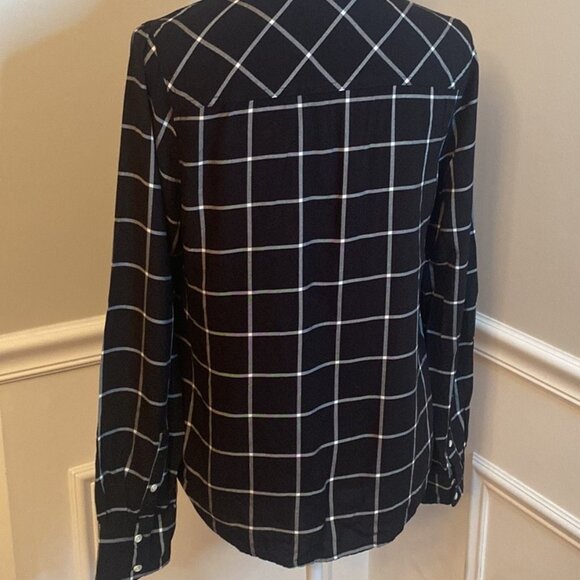 Black and white flannel button up size medium Plaid - Picture 2 of 7